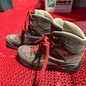Lowa Men's Brown Renegade Hiking Boots Size 10